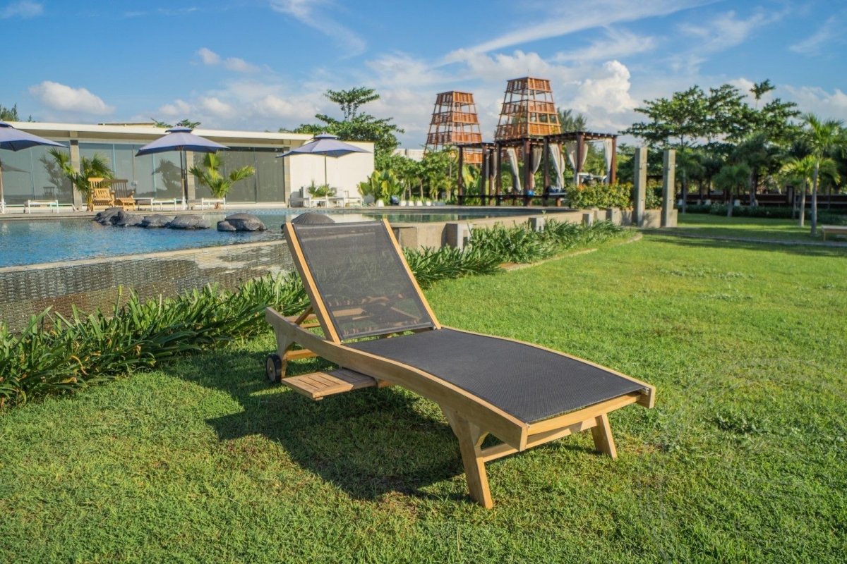 Batyline Liegestuhl - Souren Furniture (CH)