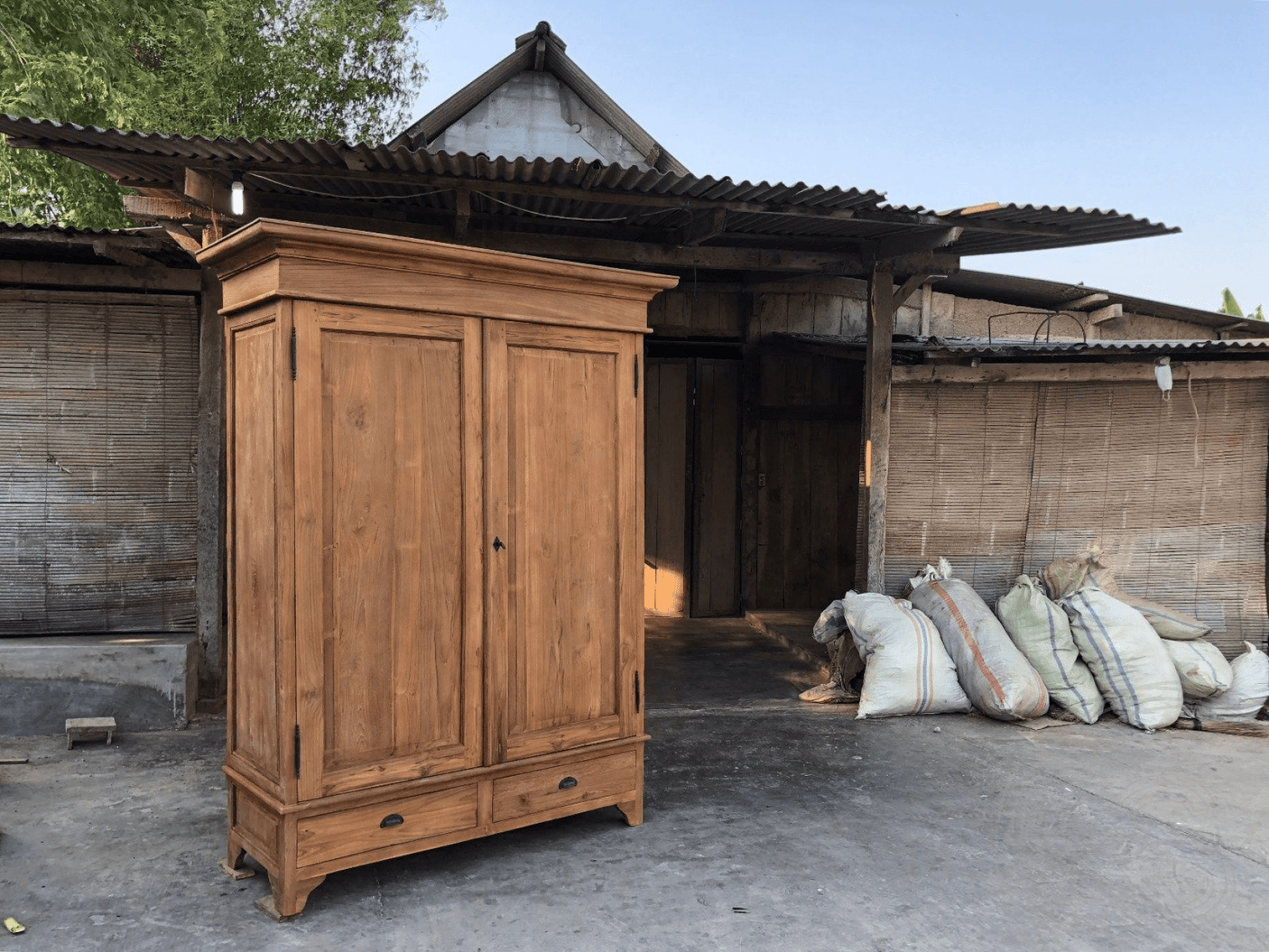 Teak kast 140cm - Souren Meubels