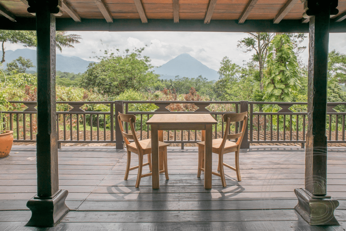 Teak Tisch 80x80 Rustikal + 2 Stühle