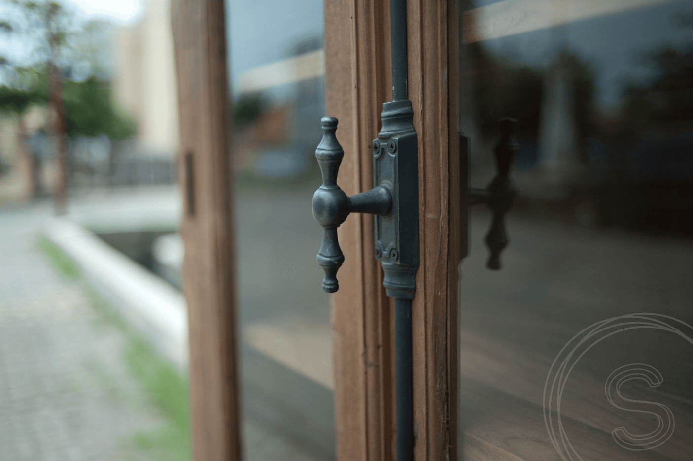 Teak kast 2 deurs oud hout Paris - Souren Meubels
