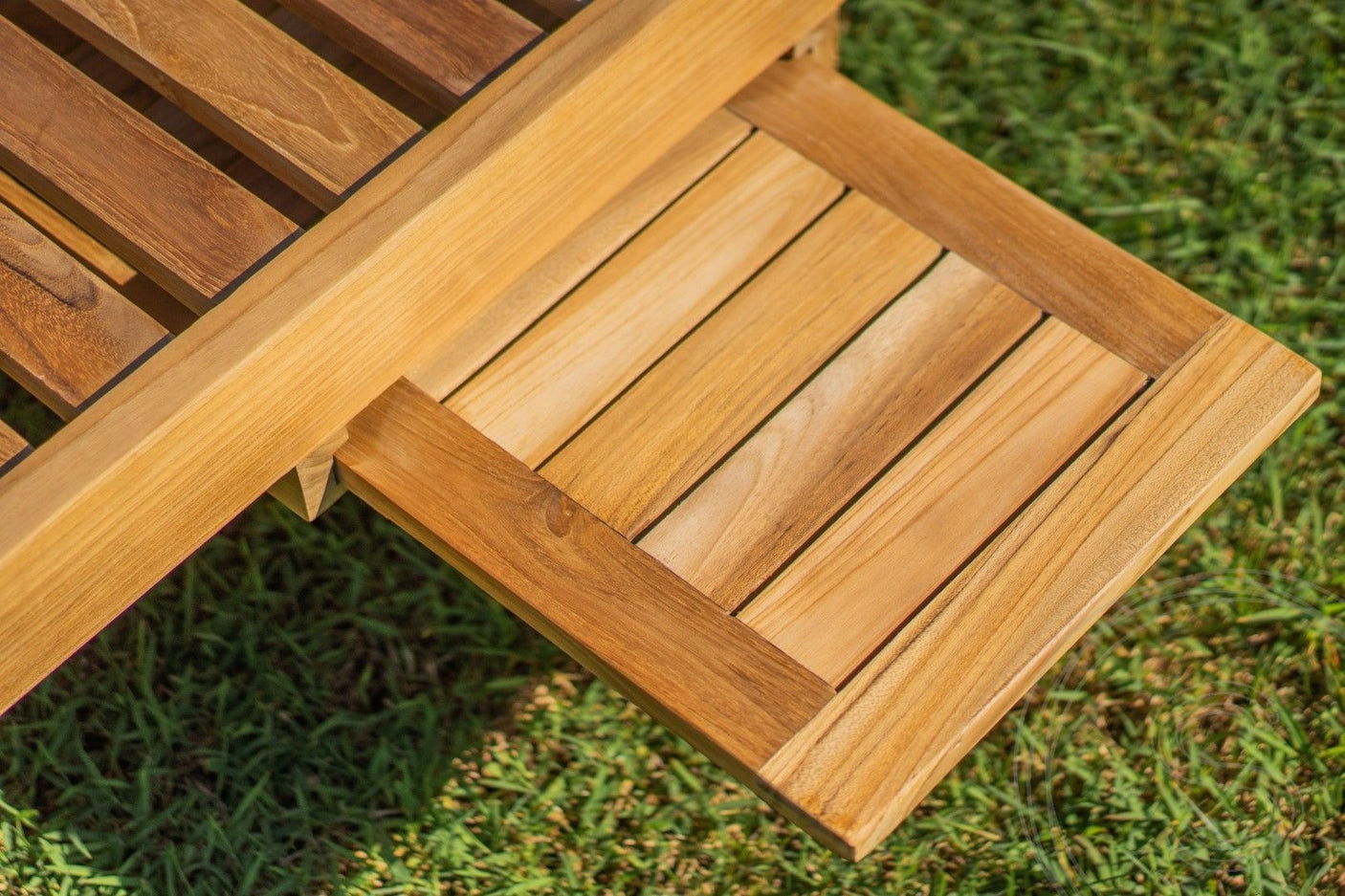 Teak Liege mit Rollen