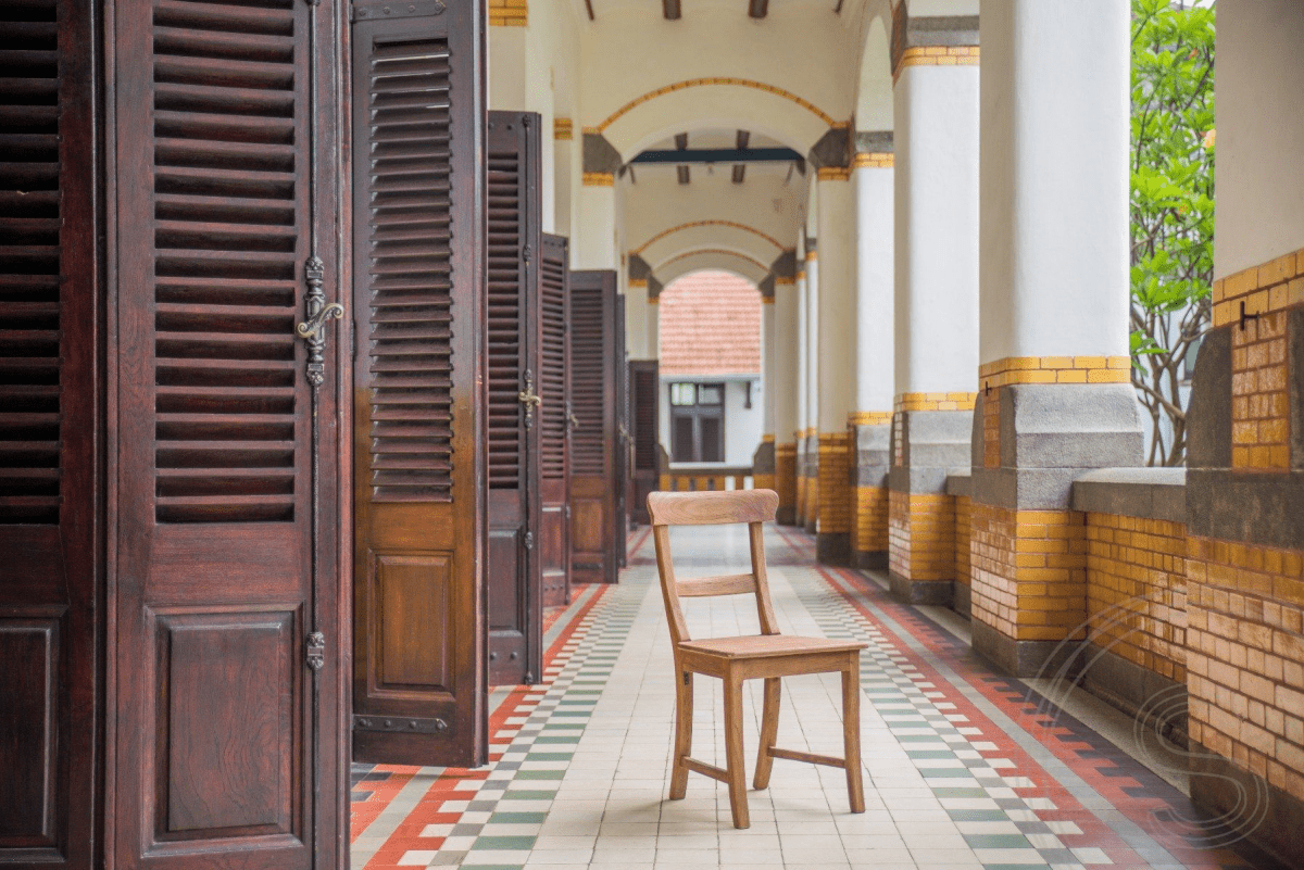 Teak Tisch rund 160cm Rustikal + 8 Stühle