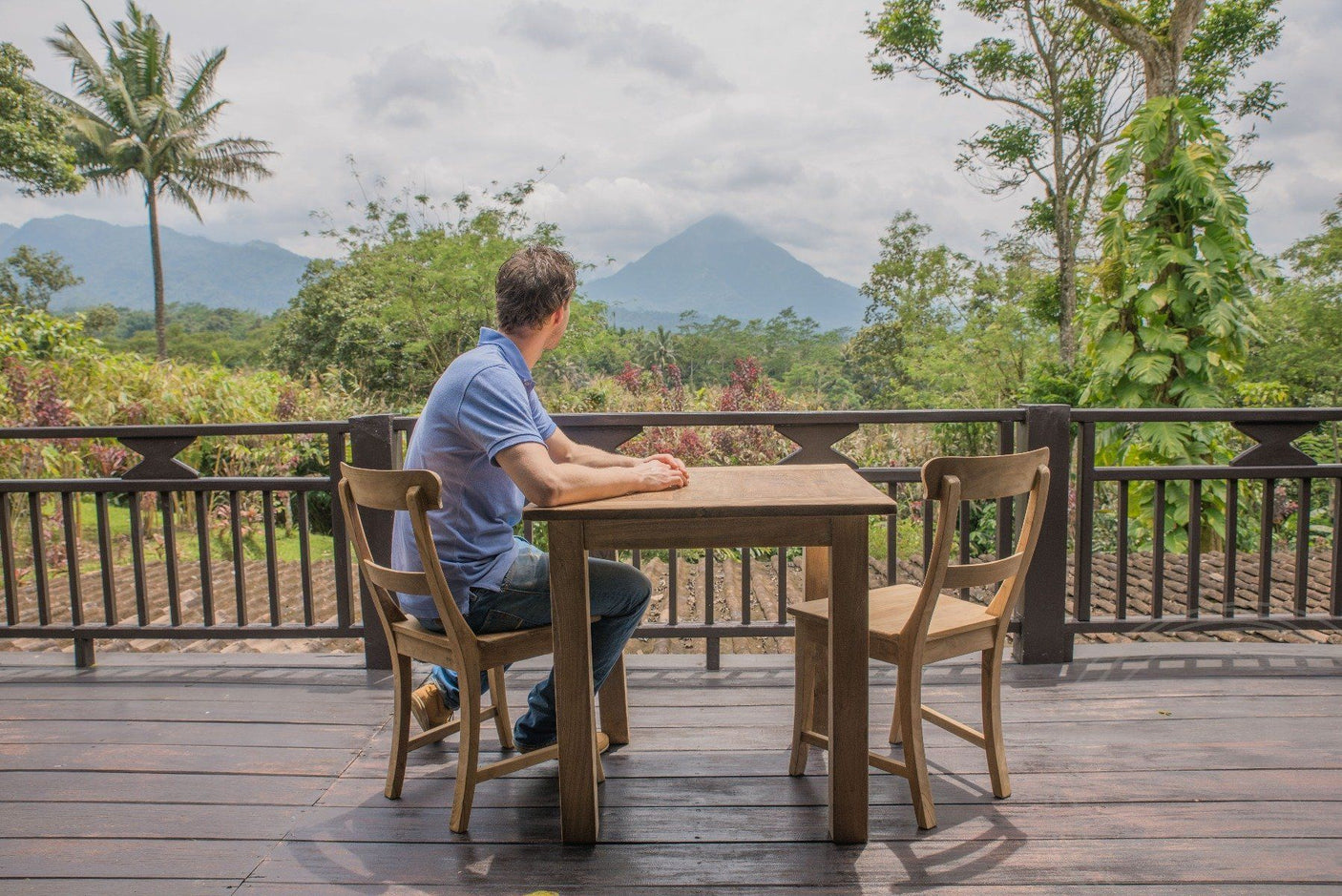 Teak Tisch 80 x 80 Rustikal