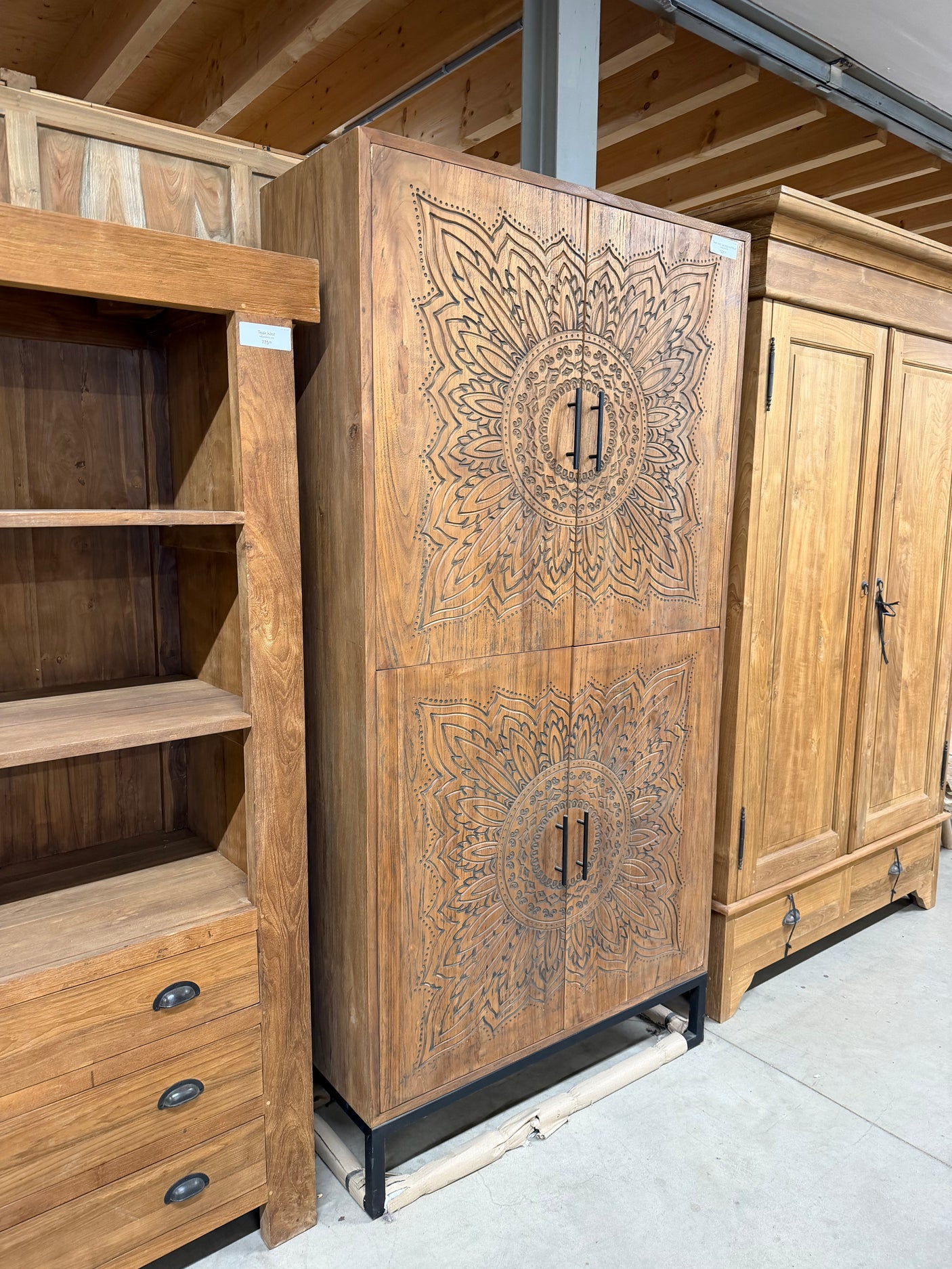 Teak Schrank Carving - 100x40x220cm
