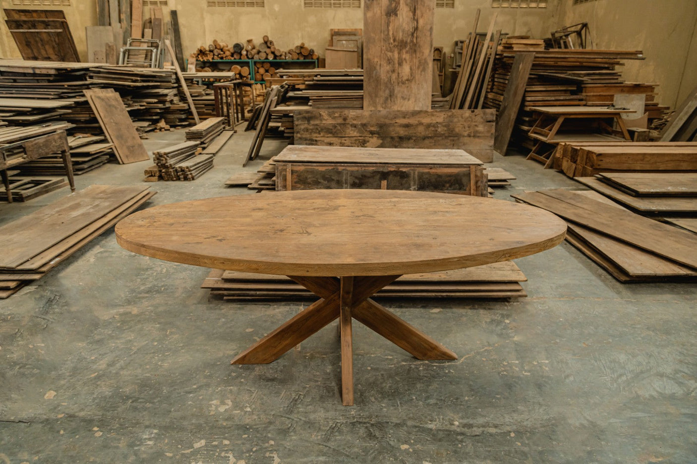Ovaler Teak Esstisch 200×100 cm – Spiderfuß