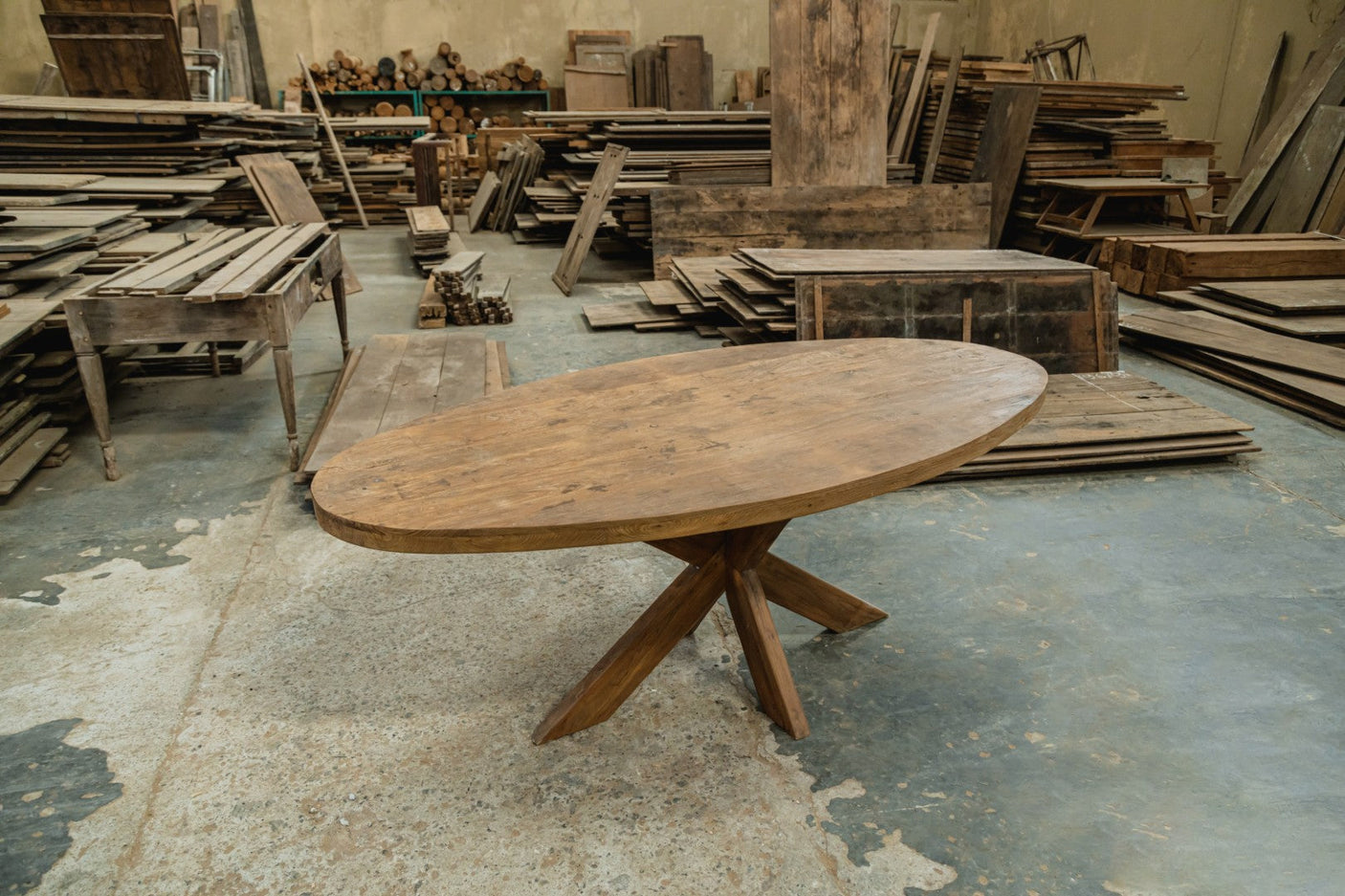 Ovaler Teak Esstisch 200×100 cm – Spiderfuß