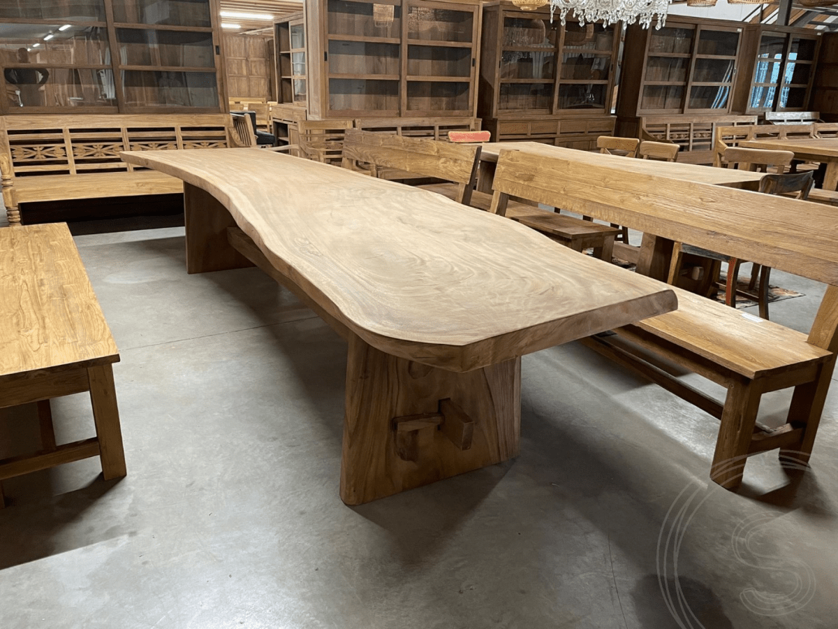 Baumstammtisch aus Suarholz 4 Meter - Souren Furniture (CH)