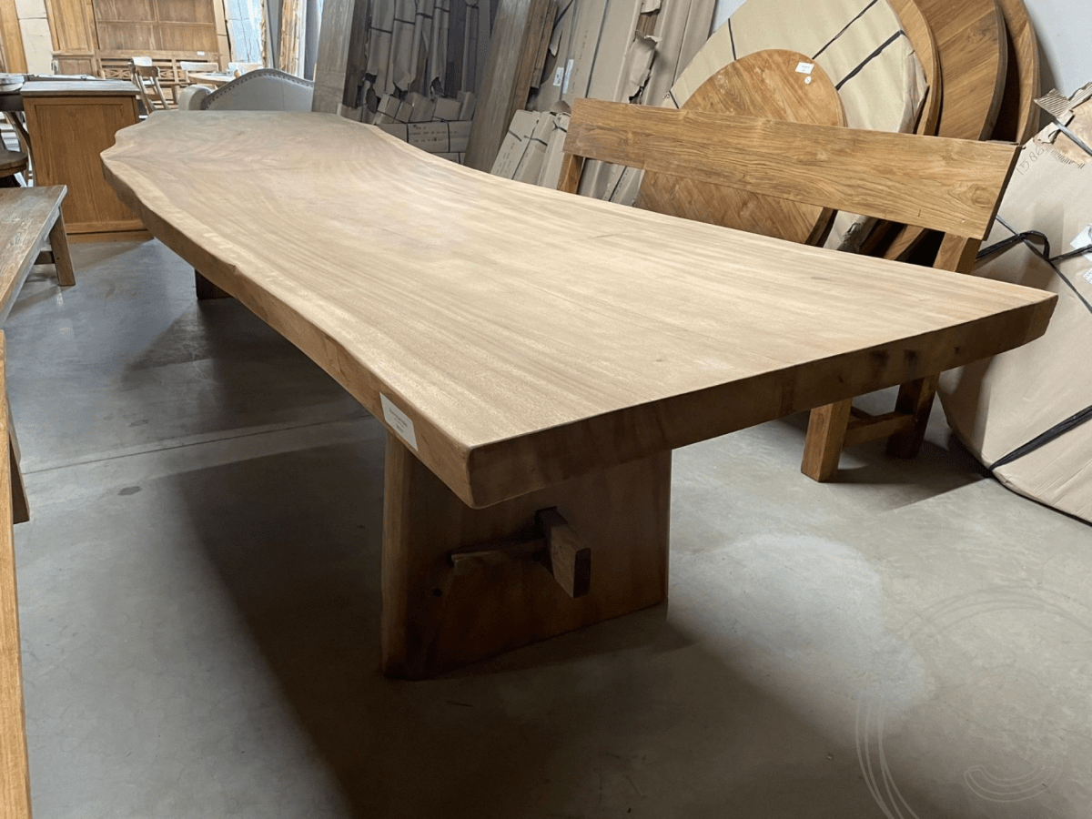 Baumstammtisch aus Suarholz 4 Meter - Souren Furniture (CH)