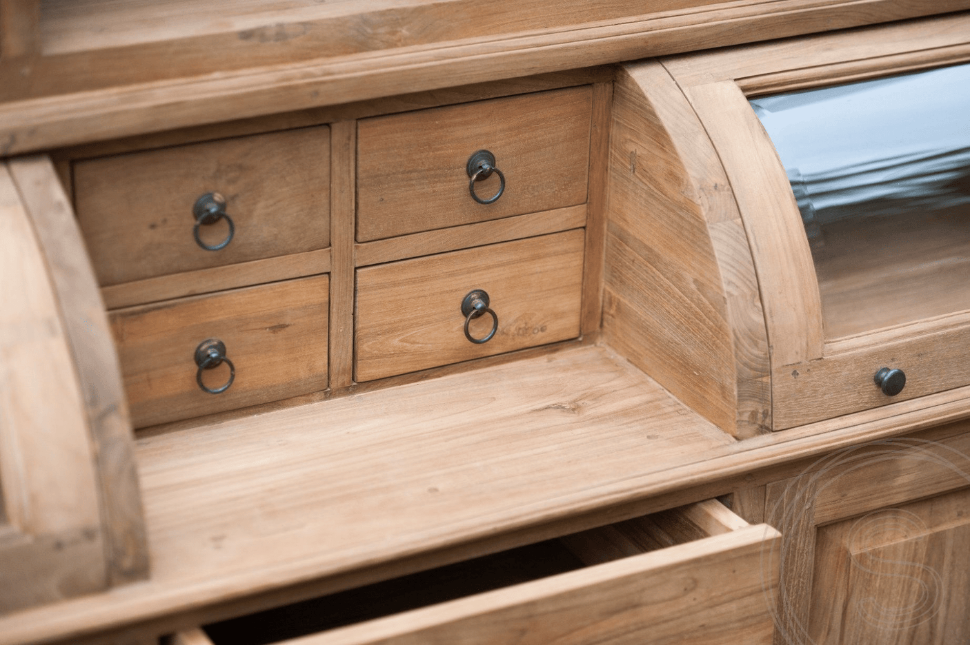 Teak grutterskast 210cm met bolle kleppen - Souren Meubels