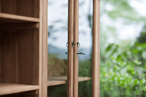 Teak grutterskast 210cm met bolle kleppen - Souren Meubels