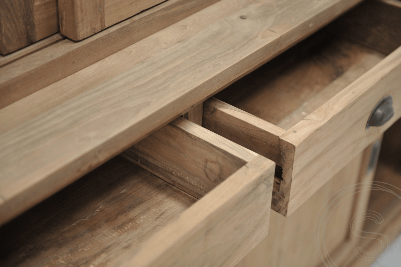 Teak vitrinekast 160cm - Souren Meubels