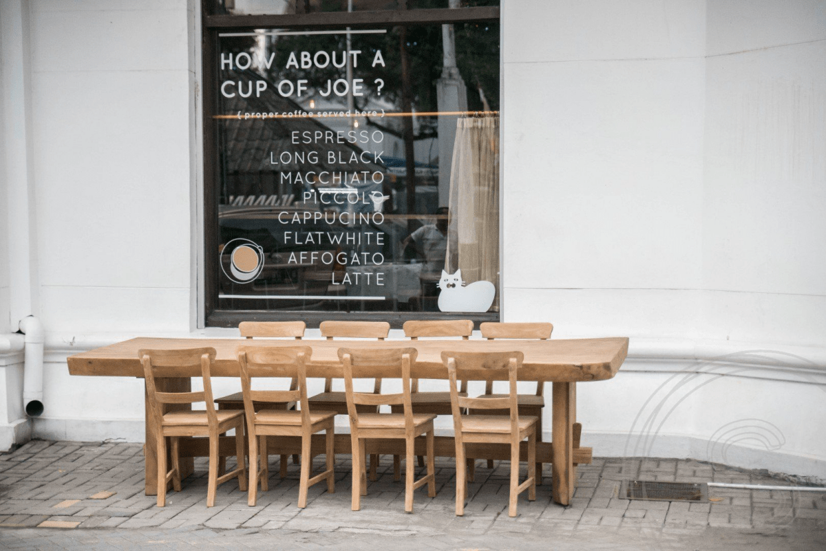 Suar Baumstammtisch 300 + 8 Stühle