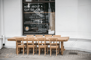 Suar Baumstammtisch 300 + 8 Stühle