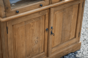 Teak grutterskast 110cm met bolle kleppen - Souren Meubels