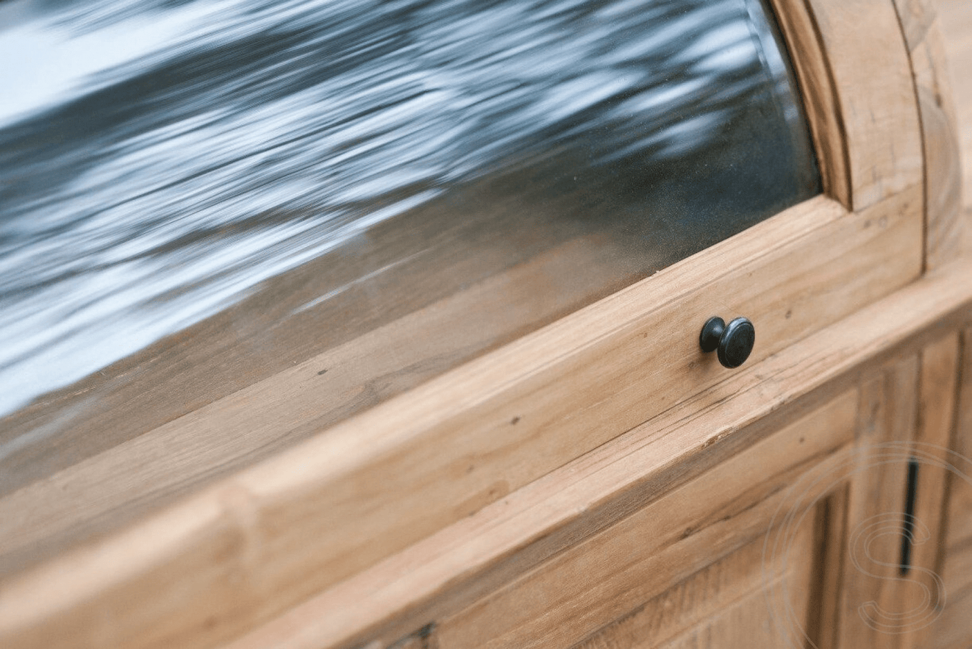 Teak grutterskast 110cm met bolle kleppen - Souren Meubels