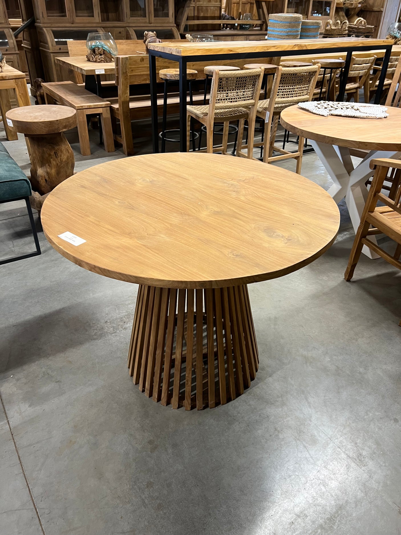 Runder Teak-Tisch - 100cm Durchmesser