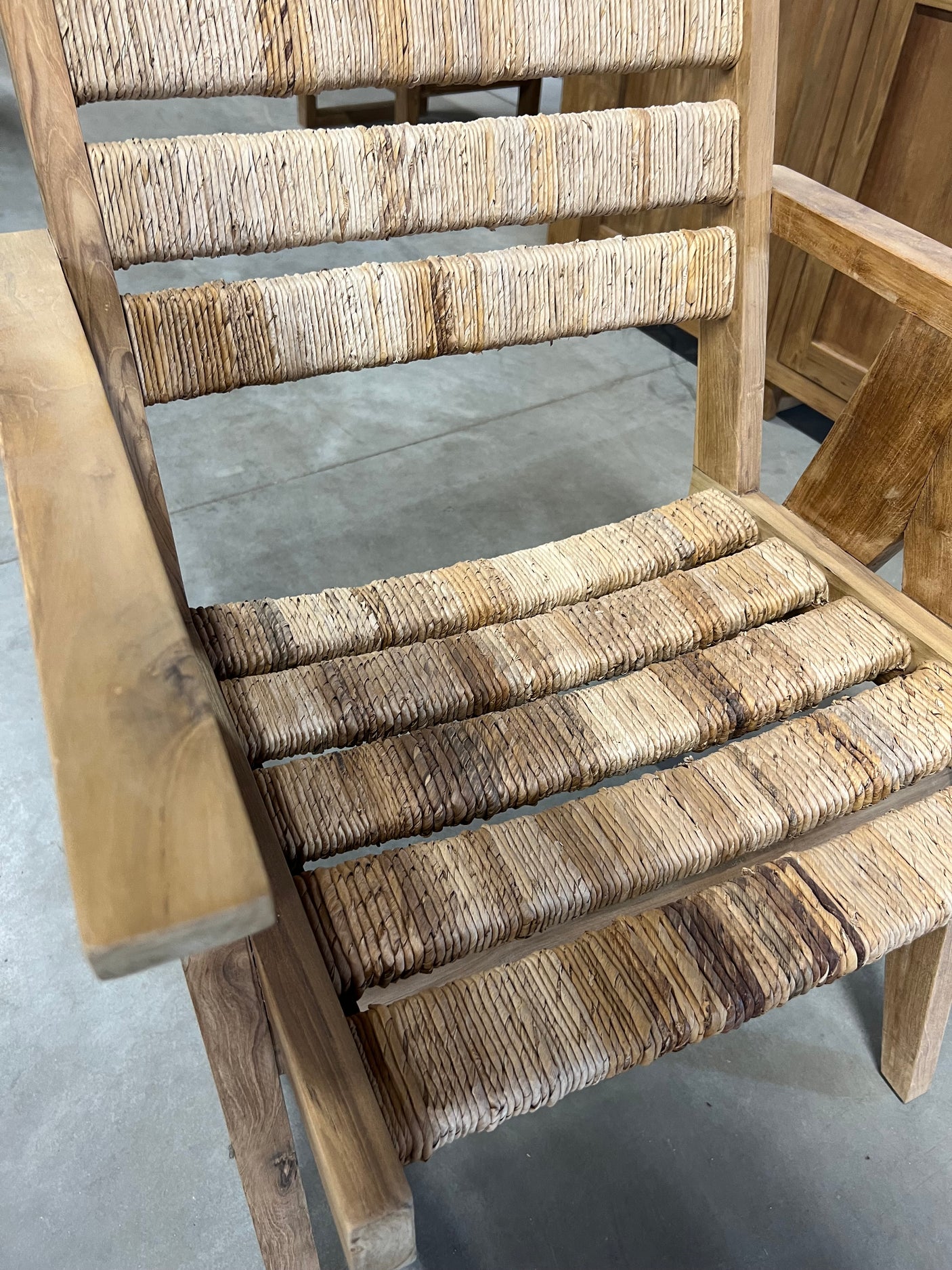 Teak A-Rahmen-Stuhl mit Armlehnen - 60x60x77cm