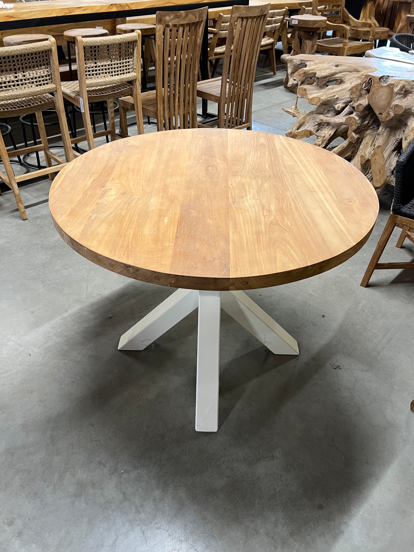Runder Teak-Tisch 100cm Durchmesser - 100x100x77cm