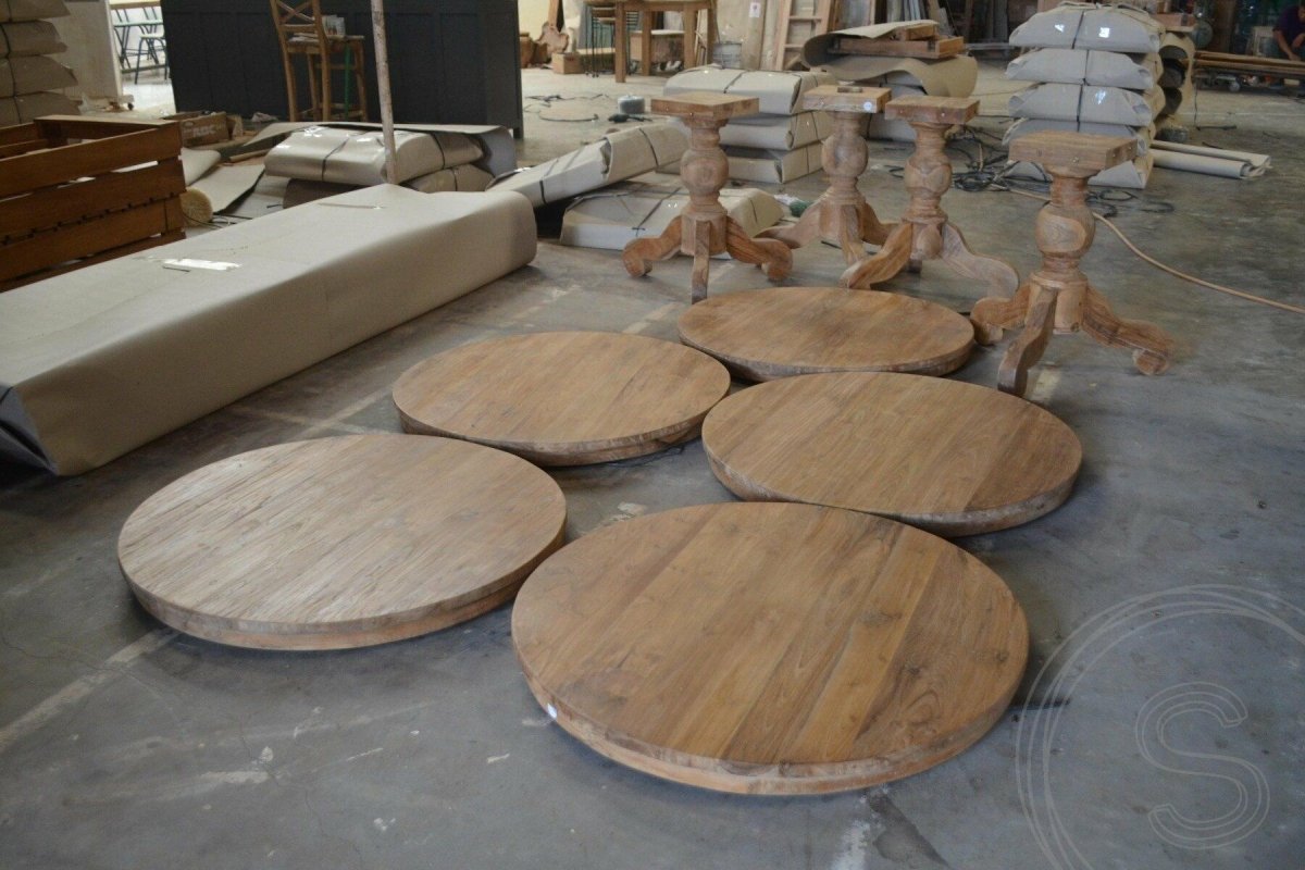 Runder Teakholz Tisch 170 cm - Souren Furniture (CH)