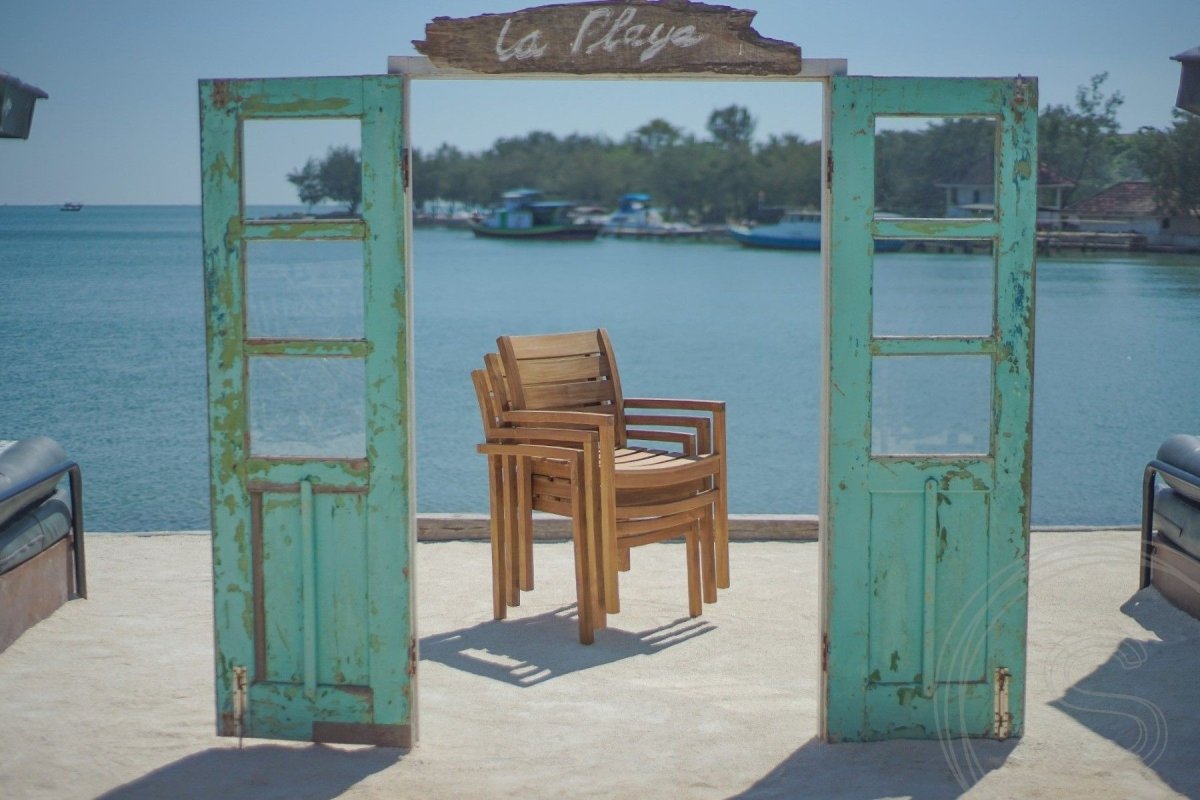 Teak Gartentisch 220 x 100 + 6 Gartenstühle Stacking