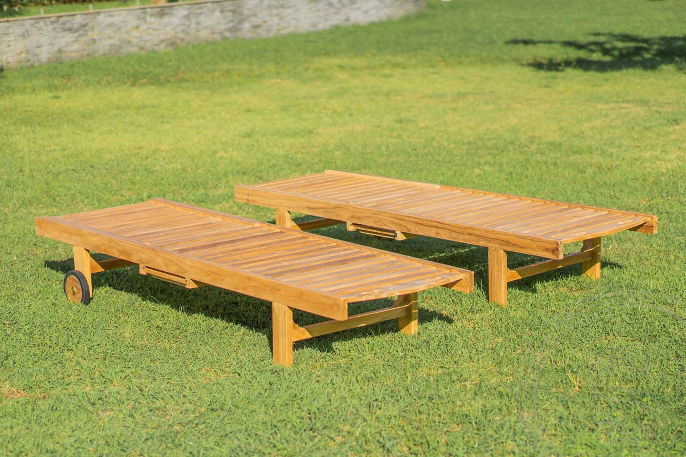 Teak Liege mit Rollen