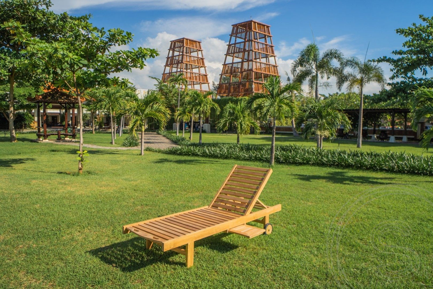 Teak Liege mit Rollen