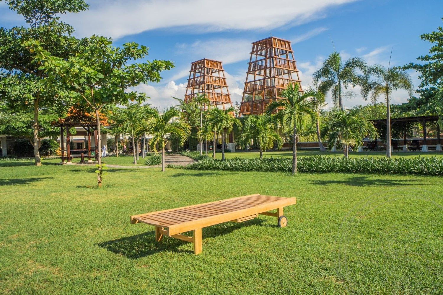 Teak Liege mit Rollen