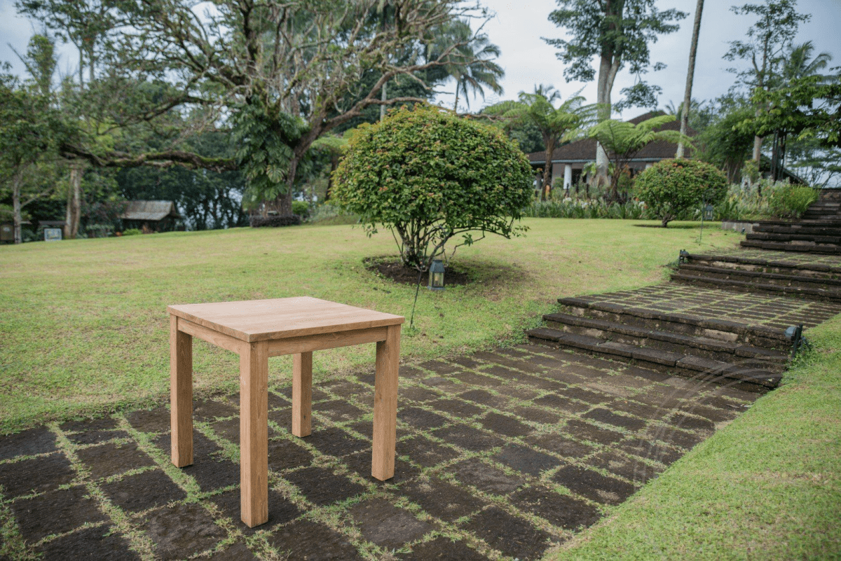 Teak Tisch 80x80 + 4 Stühle