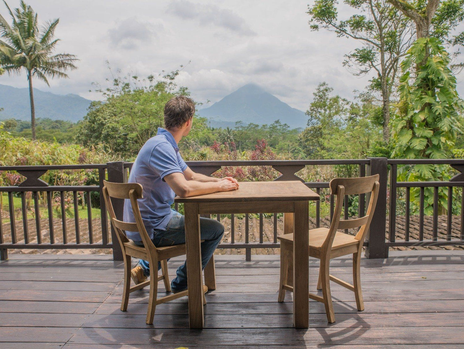 Teak Tisch 80 x 80 Rustikal