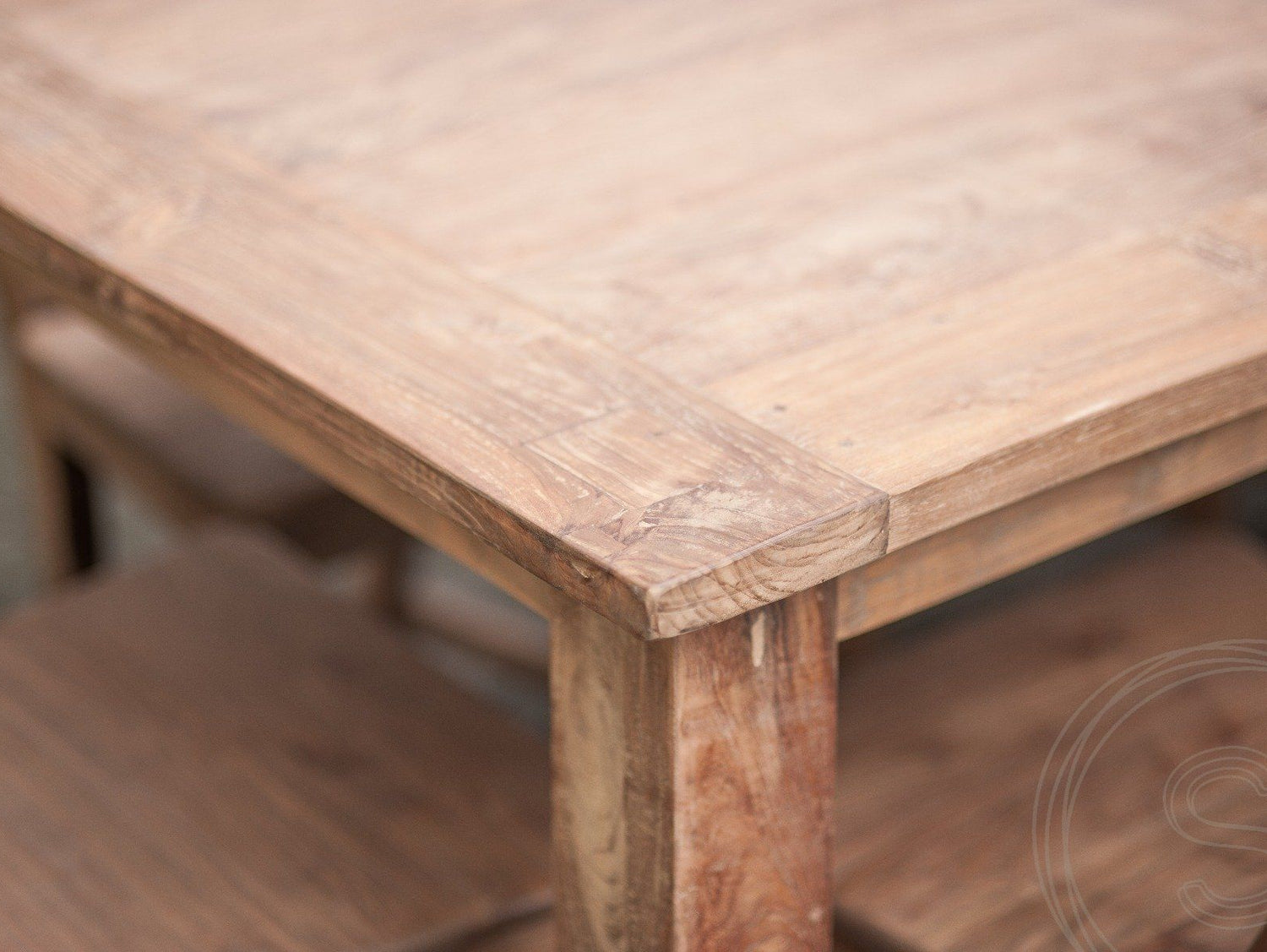 Teak Tisch 80 x 80 Rustikal
