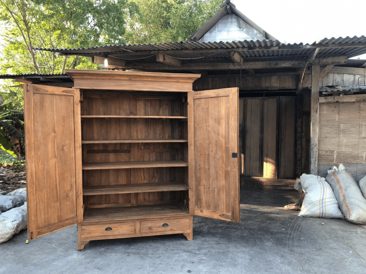 Teakholz Schrank 140 cm - Souren Furniture (CH)