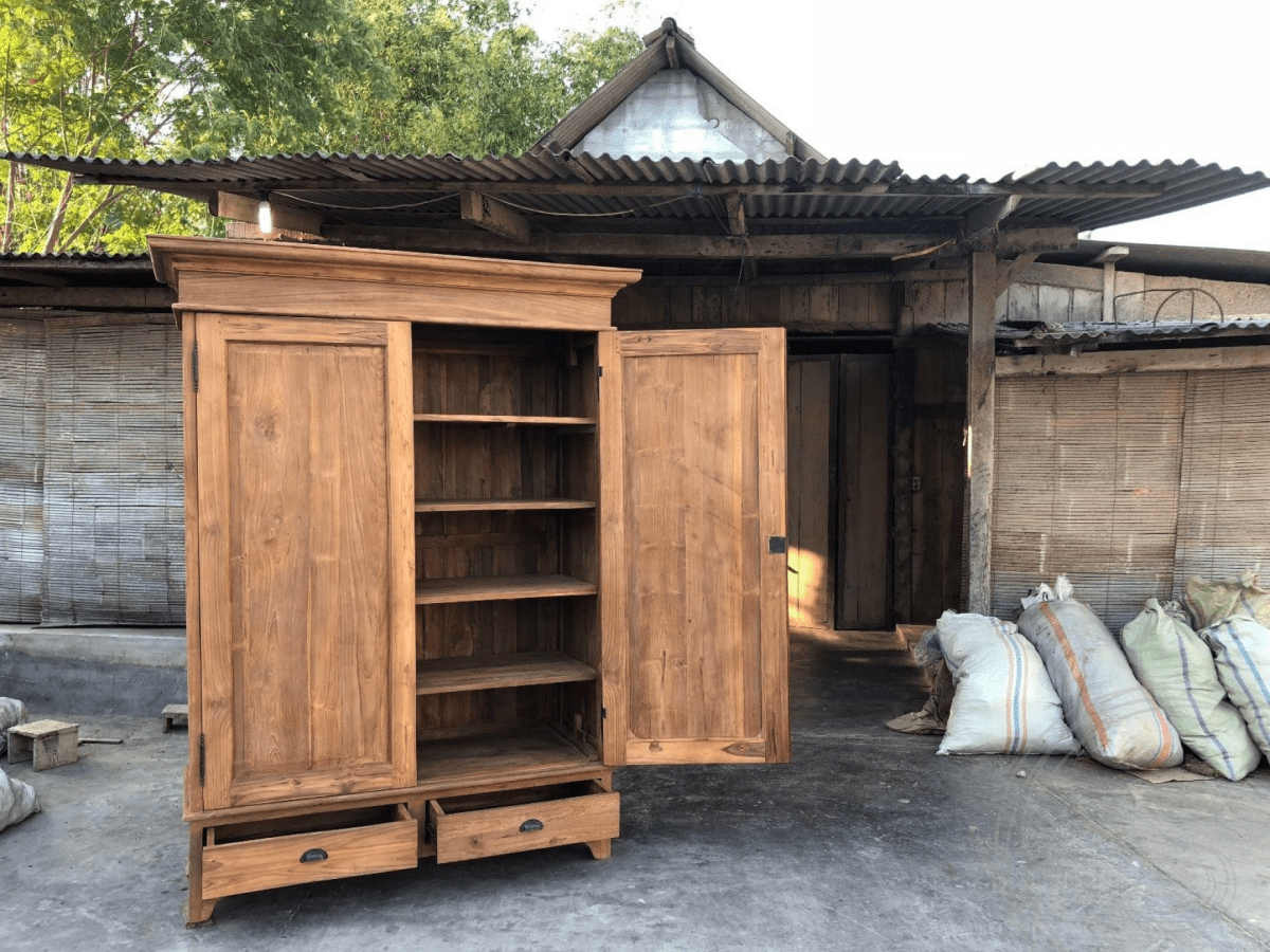 Teakholz Schrank 140 cm - Souren Furniture (CH)