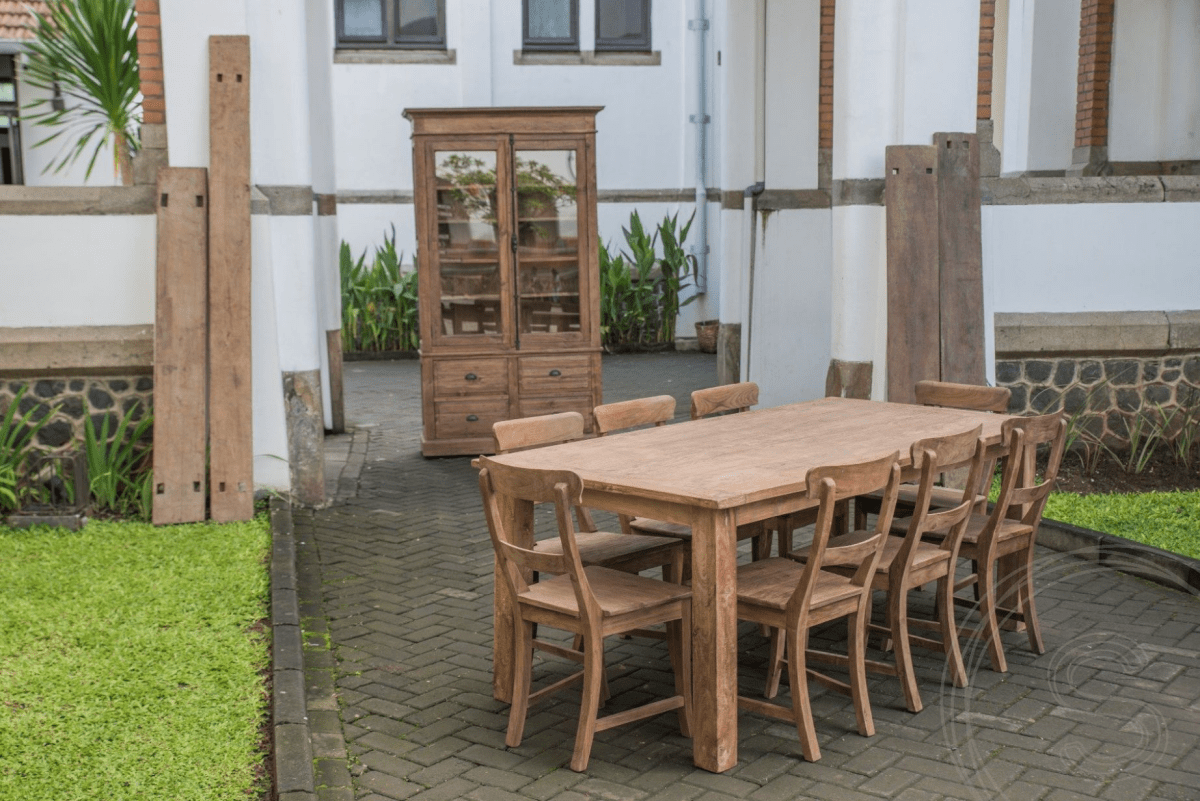 Teakholz Schrank Paris mit 2 Türen Altholz - Souren Furniture (CH)