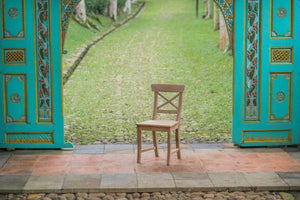 Teakholz Stuhl Berlin mit Kreuz - Souren Furniture (CH)