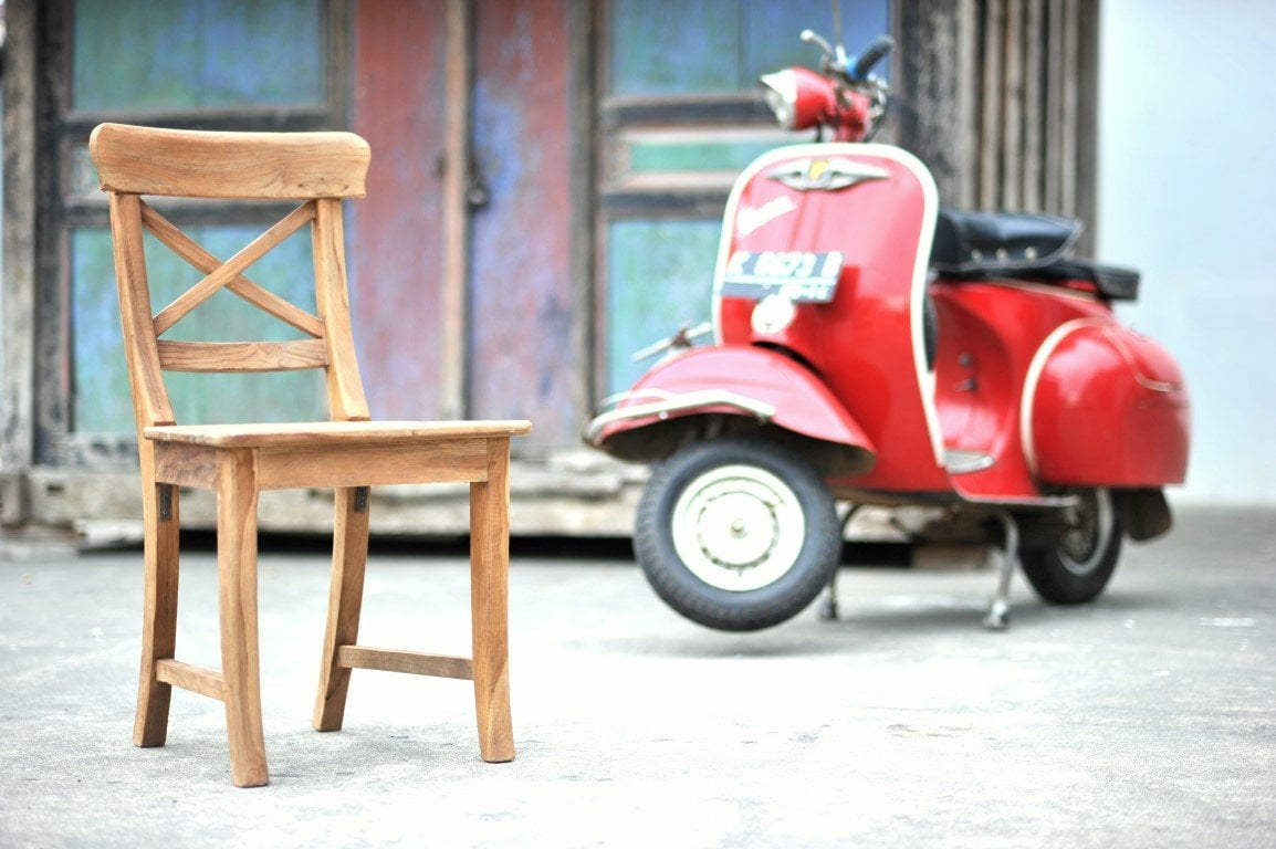 Teakholz Stuhl Berlin mit Kreuz - Souren Furniture (CH)