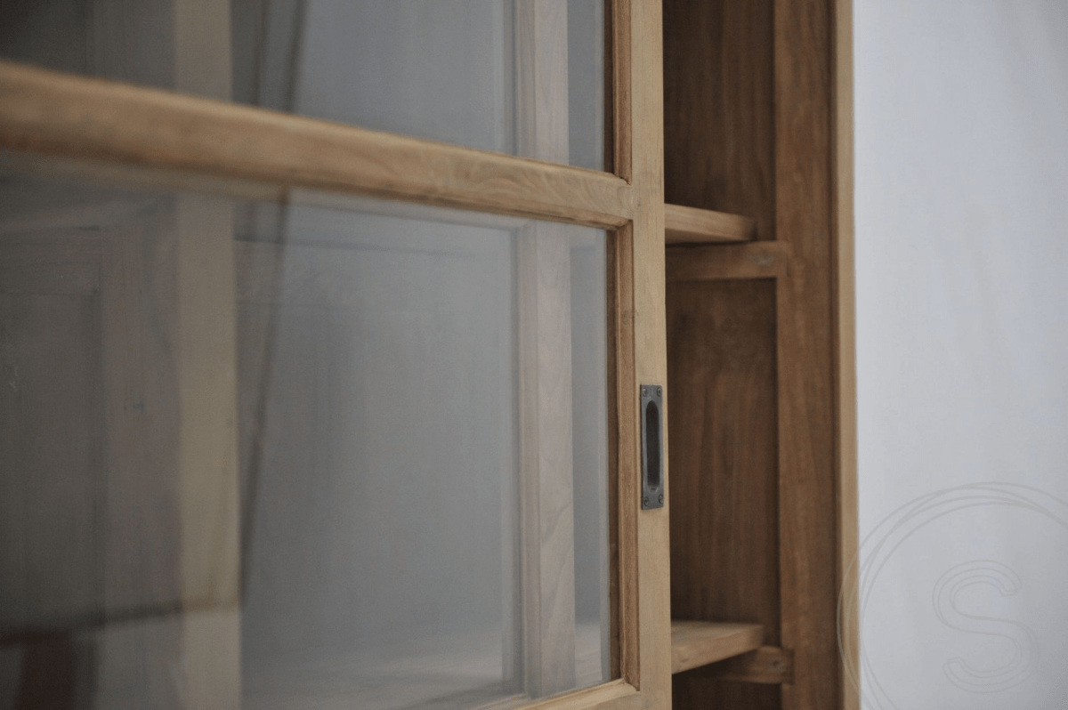 Teakholz Vitrinenschrank 200 cm - Souren Furniture (CH)