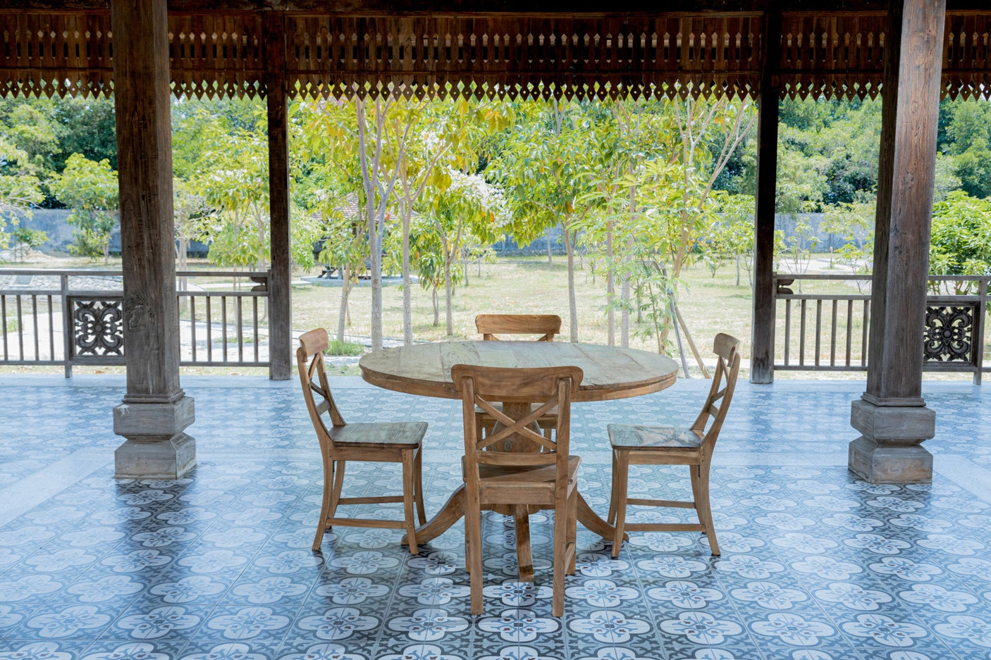 Runder Teak Esstisch Anteak